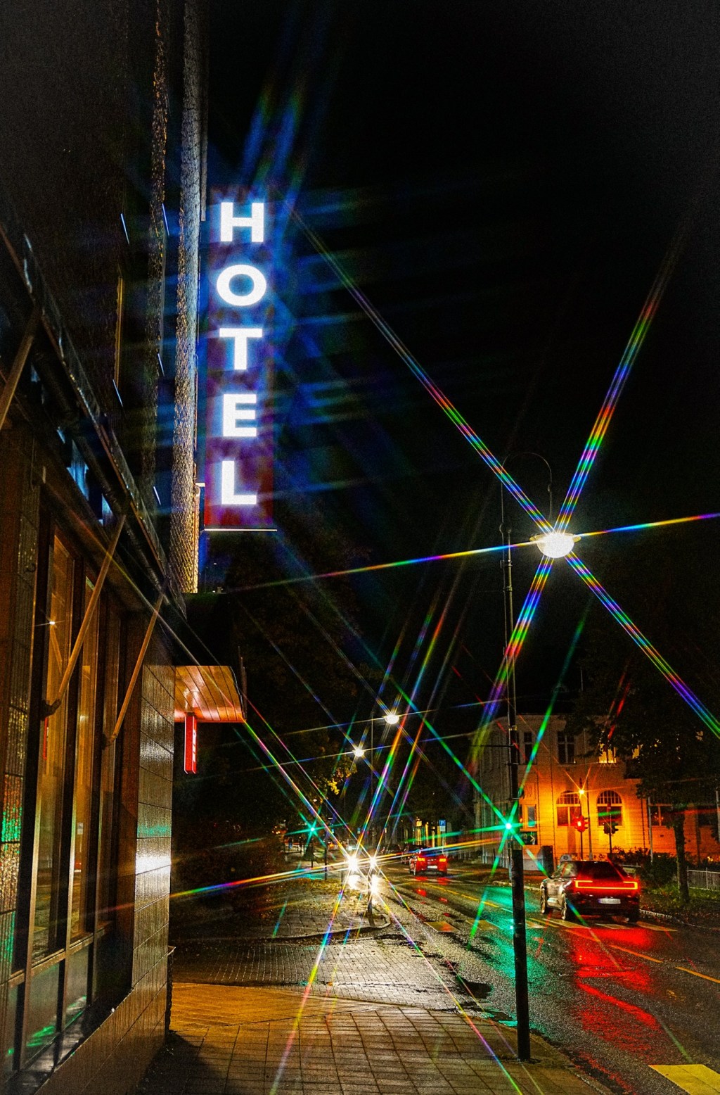 Kveld, regn og starburst-filter